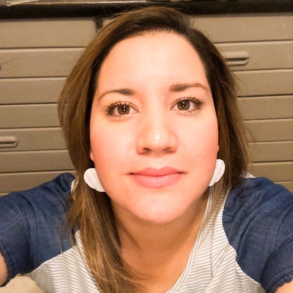 Profile Picture of Marina Eliason (@marinaeli) on Poshmark