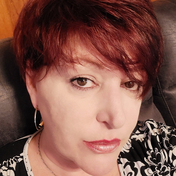 Profile Picture of Brandy Mesimer (@brandymesimer) on Poshmark