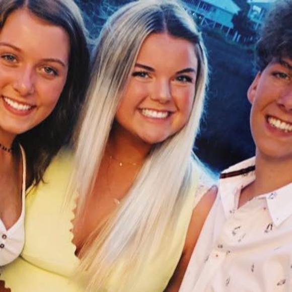 Profile Picture of Tess Kelly (@tessermesser55) on Poshmark