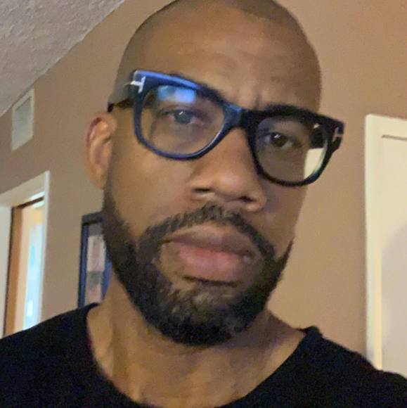 Profile Picture of David Cook (@cutsbydave) on Poshmark