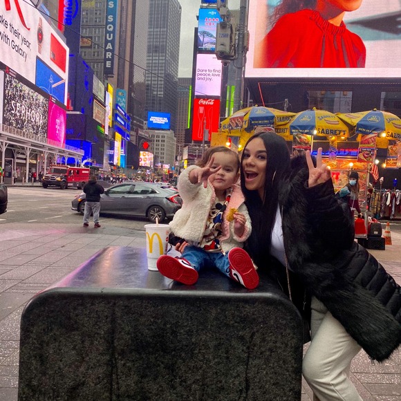 Denisse Tarrats - Poshmark Profile Picture of Denisse Tarrats (@tarratsbella19) on Poshmark