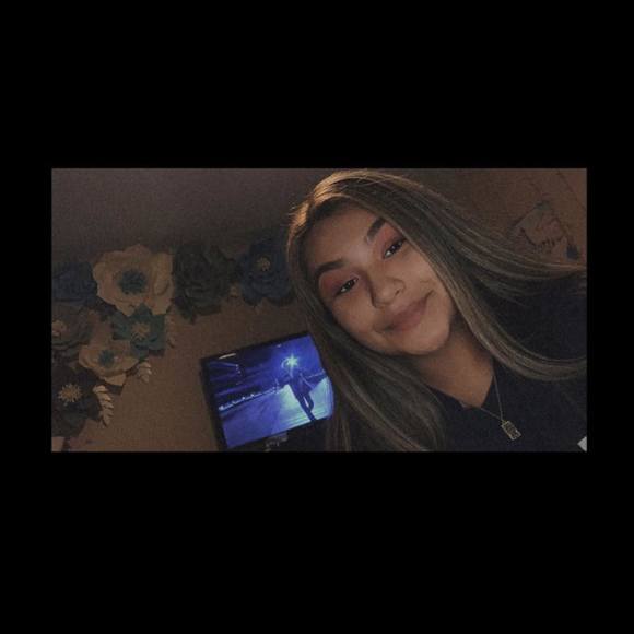 Profile Picture of Lisette Jimenez (@lisette_jimenez) on Poshmark