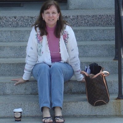 Profile Picture of Elizabeth Schwarz (@travelinma2) on Twitter