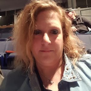 Profile Picture of Lisa Lee Hoffmeister (@lee_hoffmeister) on Twitter