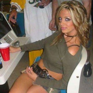 Profile Picture of Amanda Pearson (@Amanda-Pearson) on Facebook
