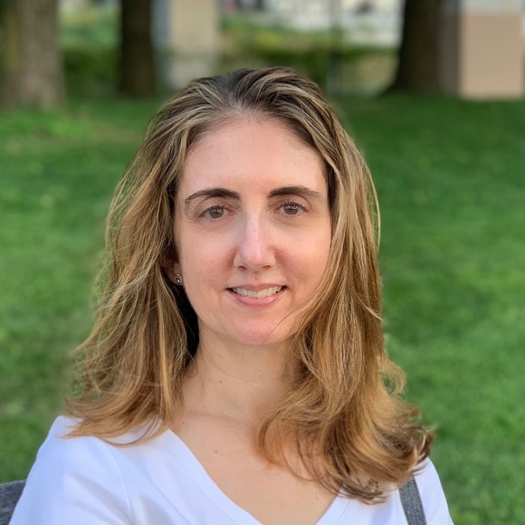 Profile Picture of Vanessa Pranzo (@vanpran) on Poshmark