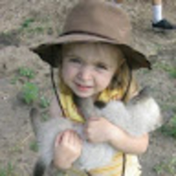 Profile Picture of Maria Maciolek (@mtheomaciolek) on Poshmark