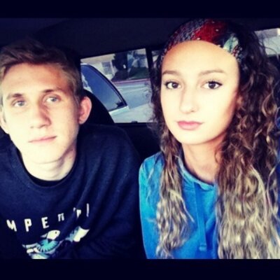 Profile Picture of Jamie And Zach Loves (@JamieandZachlov) on Twitter