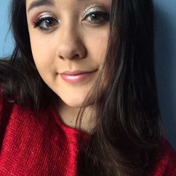 Profile Picture of Samantha Woolford (@smn54) on Poshmark