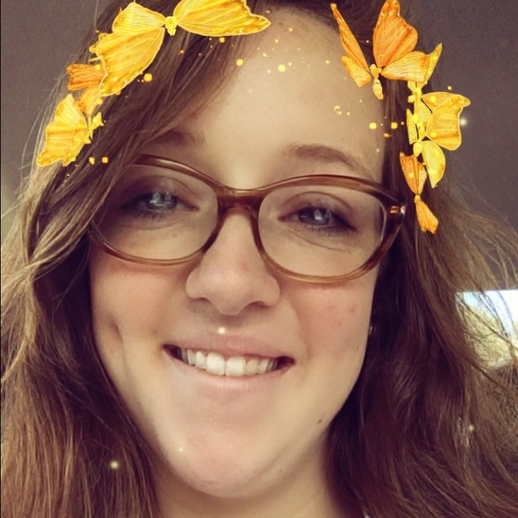 Profile Picture of Jordan Helmken (@jordannoelle1) on Poshmark