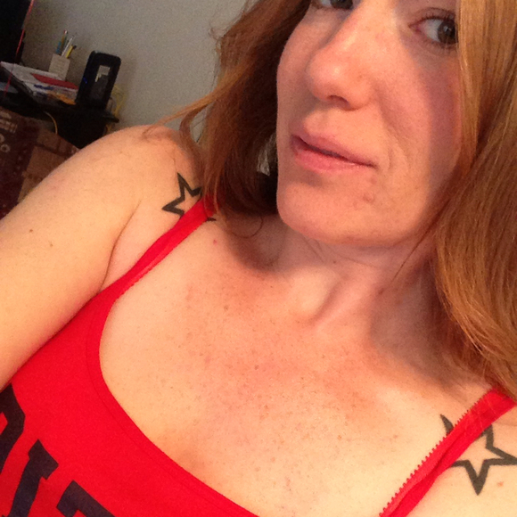 Profile Picture of Lauren Ferrell (@mommy_of_2) on Poshmark