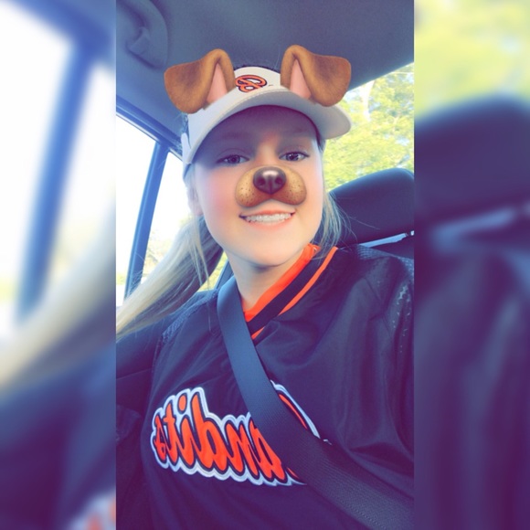 Profile Picture of Abby Fowler (@abbyfowler15) on Poshmark