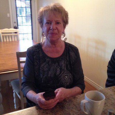 Profile Picture of Claudette Roy (@clocloroy) on Twitter