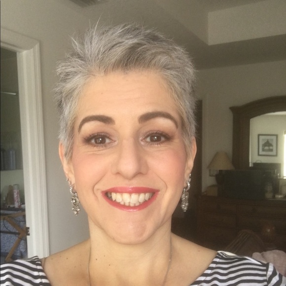 Profile Picture of Anna Eng (@annabanana_65) on Poshmark