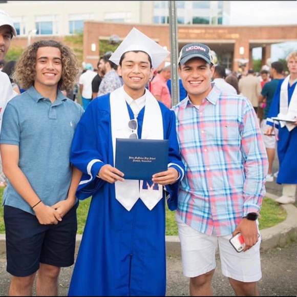 Profile Picture of Daniel Izquierdo (@danichava10) on Poshmark