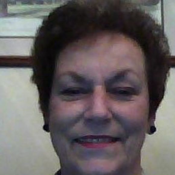 Profile Picture of Carol Bruszewski (@carolbruszewski) on Poshmark