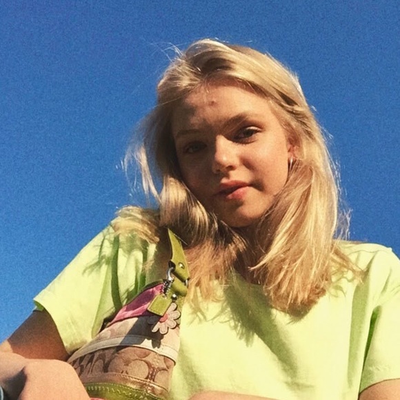 Profile Picture of Bailey Herbert (@baileyherbert) on Poshmark