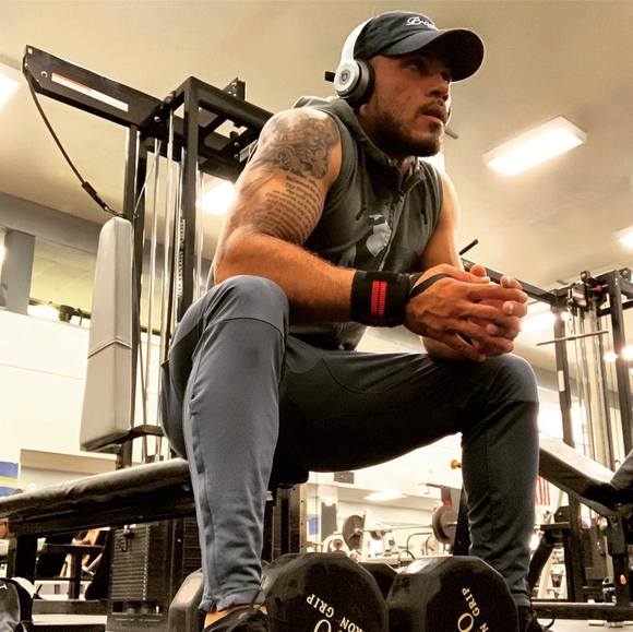 Profile Picture of Andrell Snowden (@bosshogg08) on Poshmark