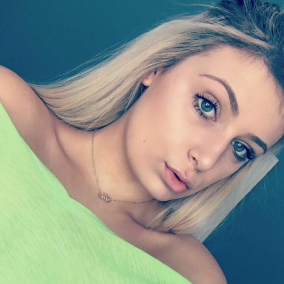 Profile Picture of Deanna Bravin (@deanna_bravin) on Poshmark