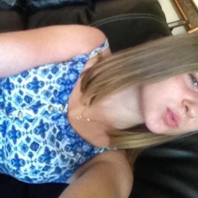 Profile Picture of Sophie Evans (@xxIamPoisonIvy) on Twitter