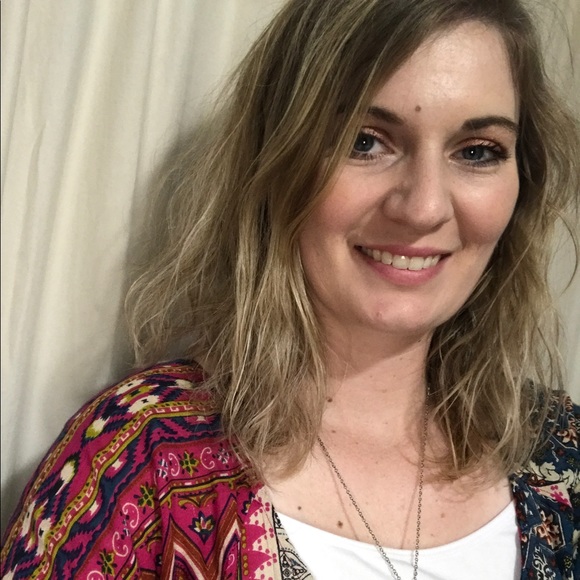 Profile Picture of Chelsea Corkren (@chelsea_cork) on Poshmark