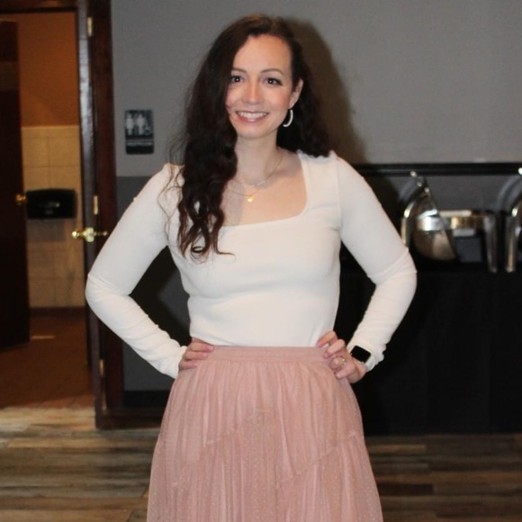 Profile Picture of Ashley Placito (@ashcmah) on Poshmark