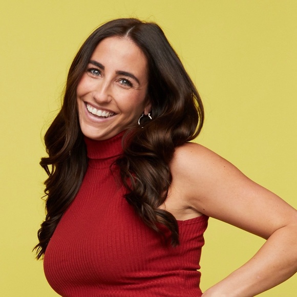 Profile Picture of Karli Rowlands (@krowlands112) on Poshmark