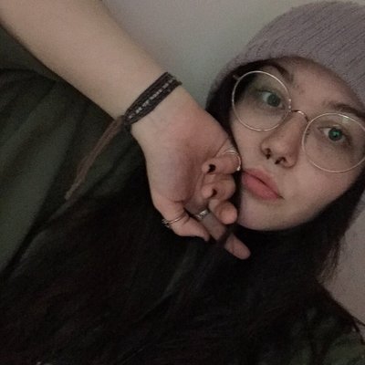 Profile Picture of 𝕃𝕒𝕦𝕣𝕚𝕖 (@laurie_r_w_) on Twitter