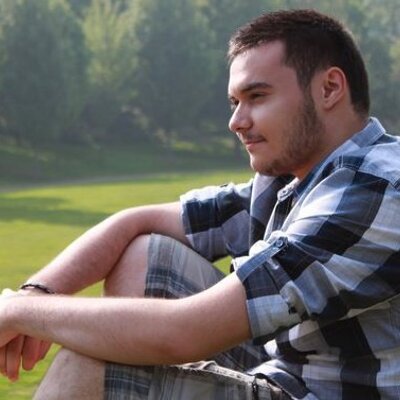 Profile Picture of Mike Serafini (@LoNe_Symmetry) on Twitter