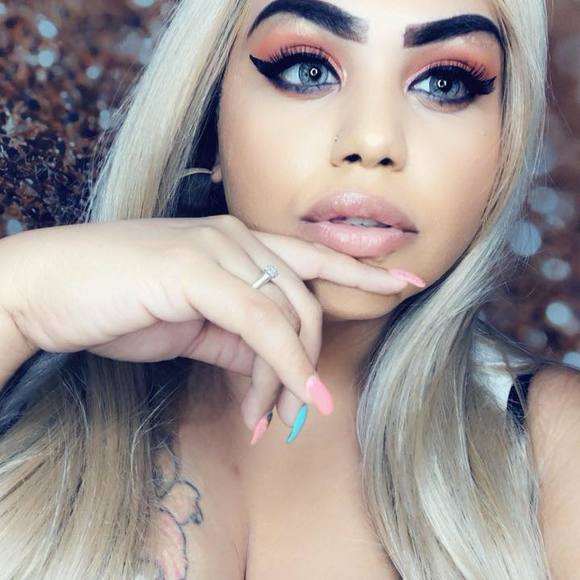 Profile Picture of Tamara Colon (@tamaracolon496) on Poshmark