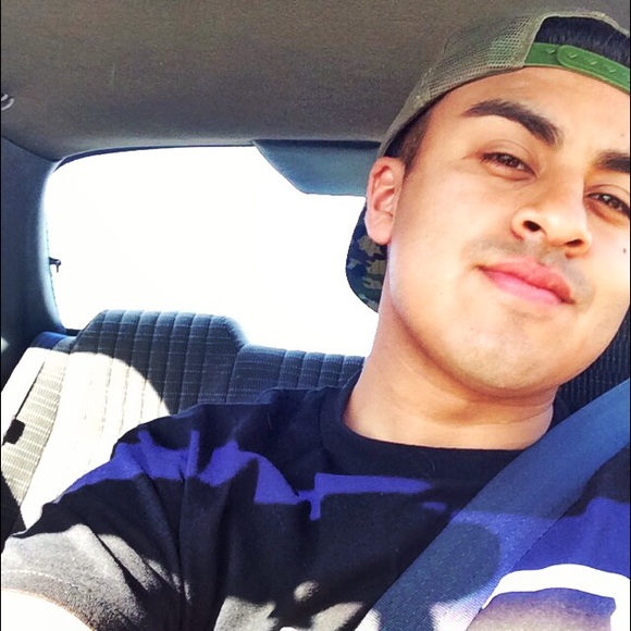 Profile Picture of Thomas Miranda (@thomassmiranda) on Poshmark