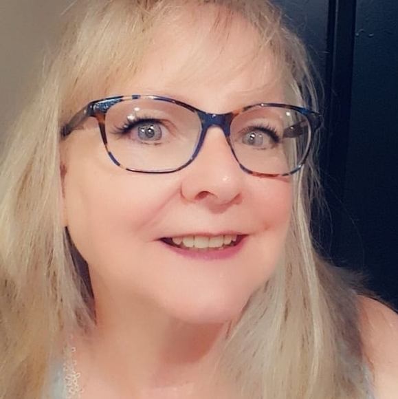 Profile Picture of Vickey Alexander-stauffer (@vickeyalexander) on Poshmark