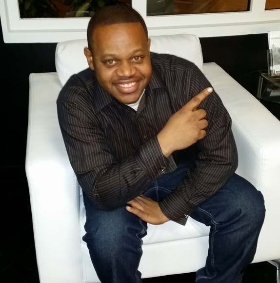 Profile Picture of Ray Steele (@araysteelejr) on Poshmark
