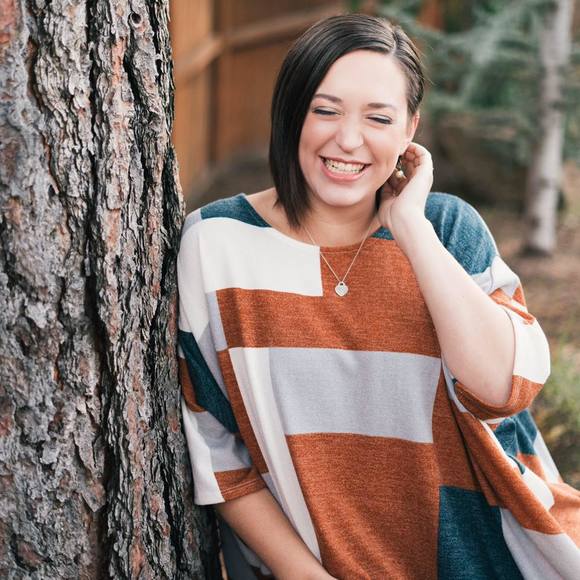Profile Picture of Emilee Lathrop (@emileelathrop) on Poshmark
