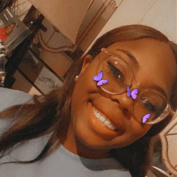 Profile Picture of Miranda Burroughs (@mirandaburro266) on Poshmark