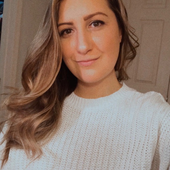 Profile Picture of Samantha Monaghan (@smonaghan17) on Poshmark