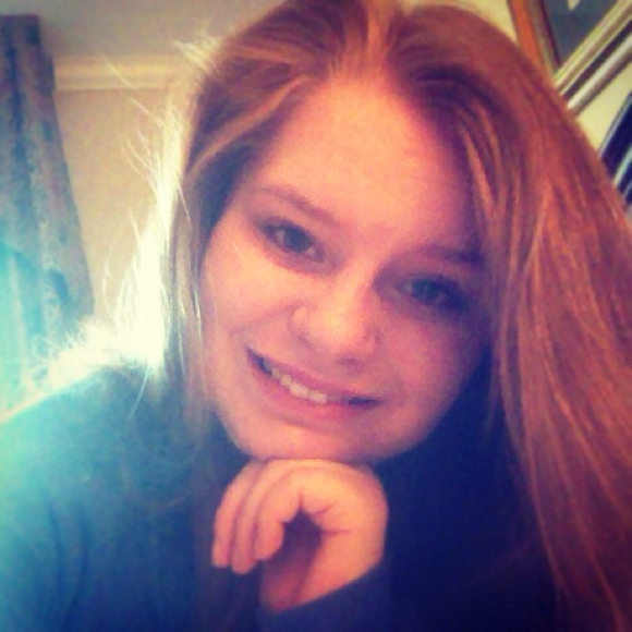 Profile Picture of Carianne Kathan (@caribear123) on Poshmark