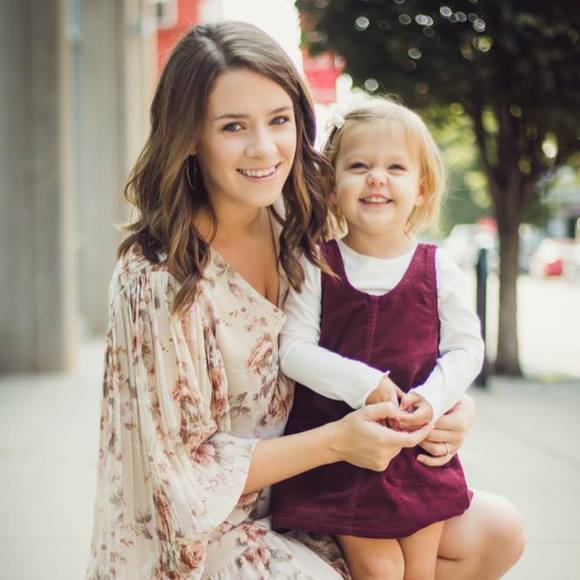 Profile Picture of Brittnee Albertson (@brittnee_a) on Poshmark