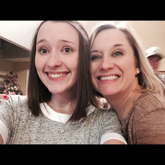 Profile Picture of Sandy Duncan (@bu7677) on Poshmark