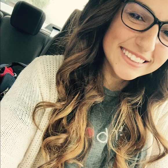 Profile Picture of Maddie Quintanar (@mquint04) on Poshmark
