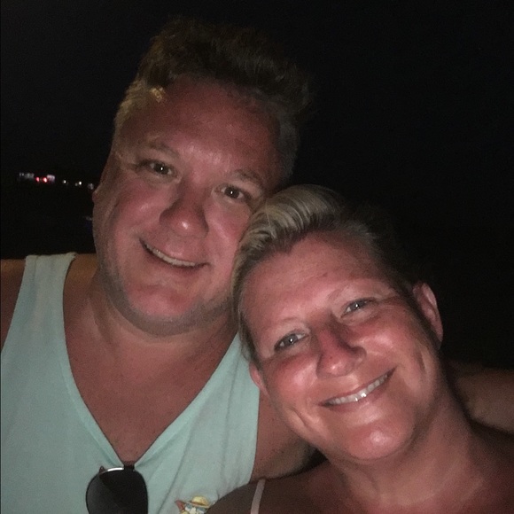 Profile Picture of Suzanne Bailey (@suzieq31069) on Poshmark