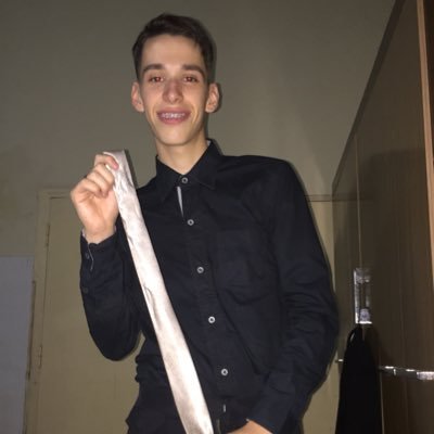 Profile Picture of AaronRobledo (@Aaron_Robledo_7) on Twitter