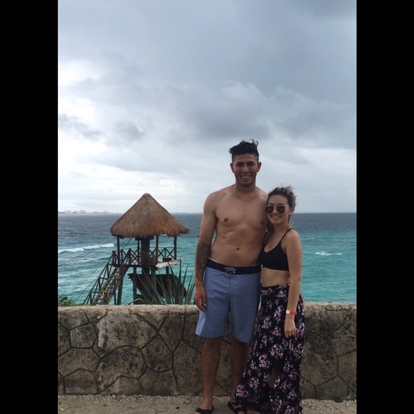 Profile Picture of Alexis Chavarin (@uhlecksiss) on Poshmark