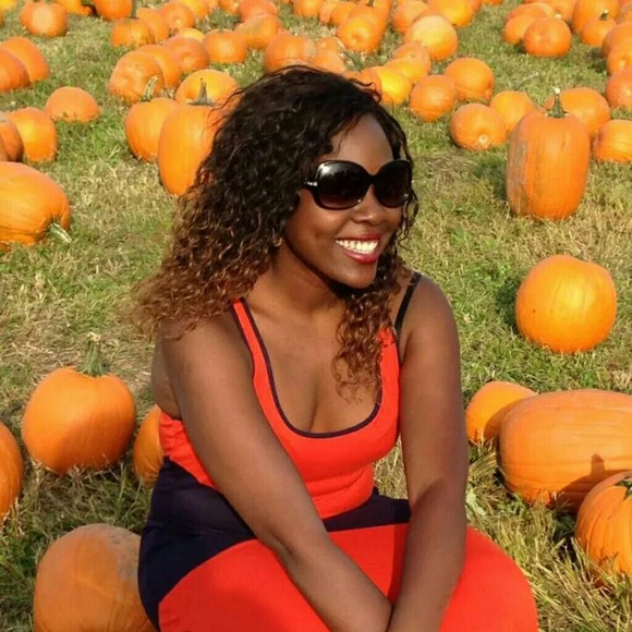 Profile Picture of Gloria Nabakka (@gnaba363) on Poshmark