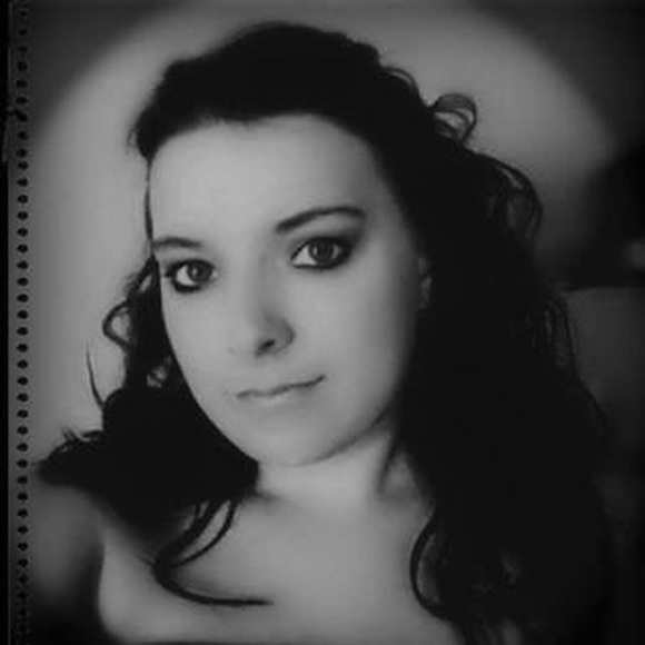 Profile Picture of Kristin Lundquist (@k_lundquist) on Poshmark