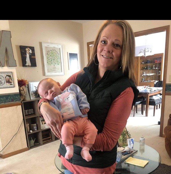 Profile Picture of Lori Eaton-jessen (@jessenchic) on Poshmark