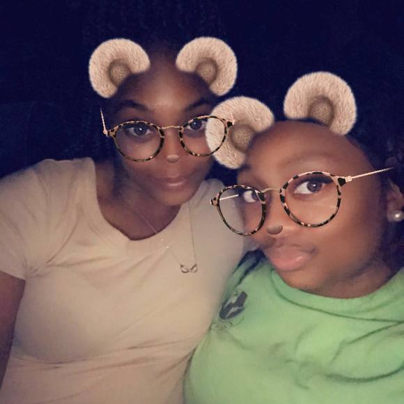 Profile Picture of Kimberly Pegues (@beautyqueen101g) on Poshmark