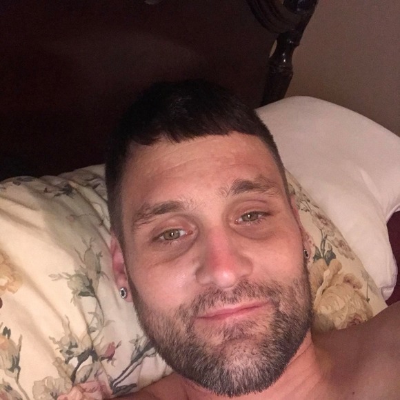Profile Picture of Travis Yerby (@travis_yerby) on Poshmark