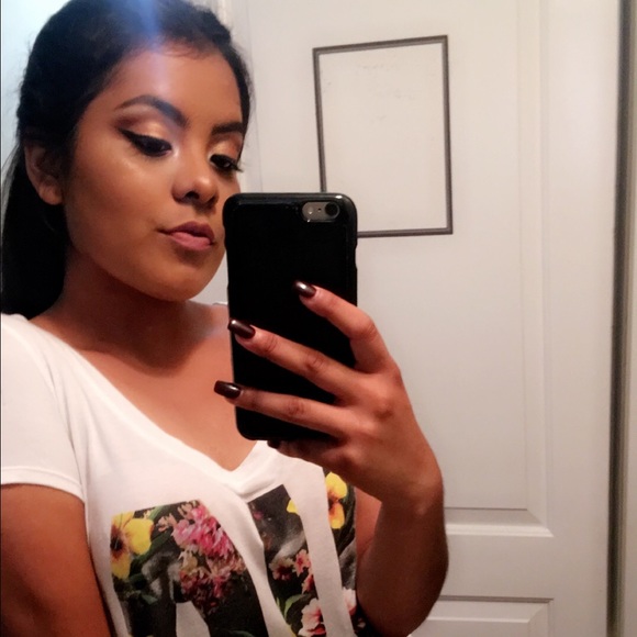 Janet Araceli - Poshmark Profile Picture of Janet Araceli (@janetaraceli) on Poshmark