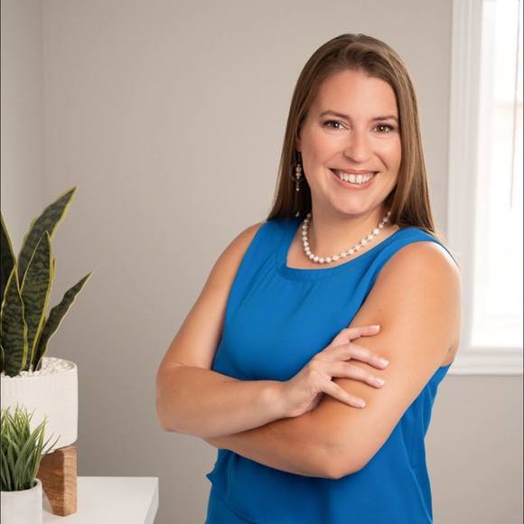 Heidi Deveau - Poshmark Profile Picture of Heidi Deveau (@deveauh) on Poshmark